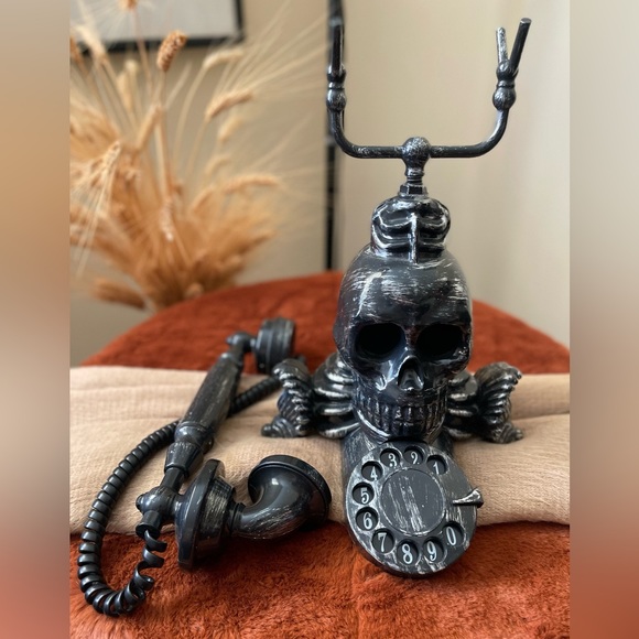 ✨S O L D✨ ➖🎃Halloween Black Spooky Talking Skull Phone-Glowing Spinning Eyes - Picture 5 of 8